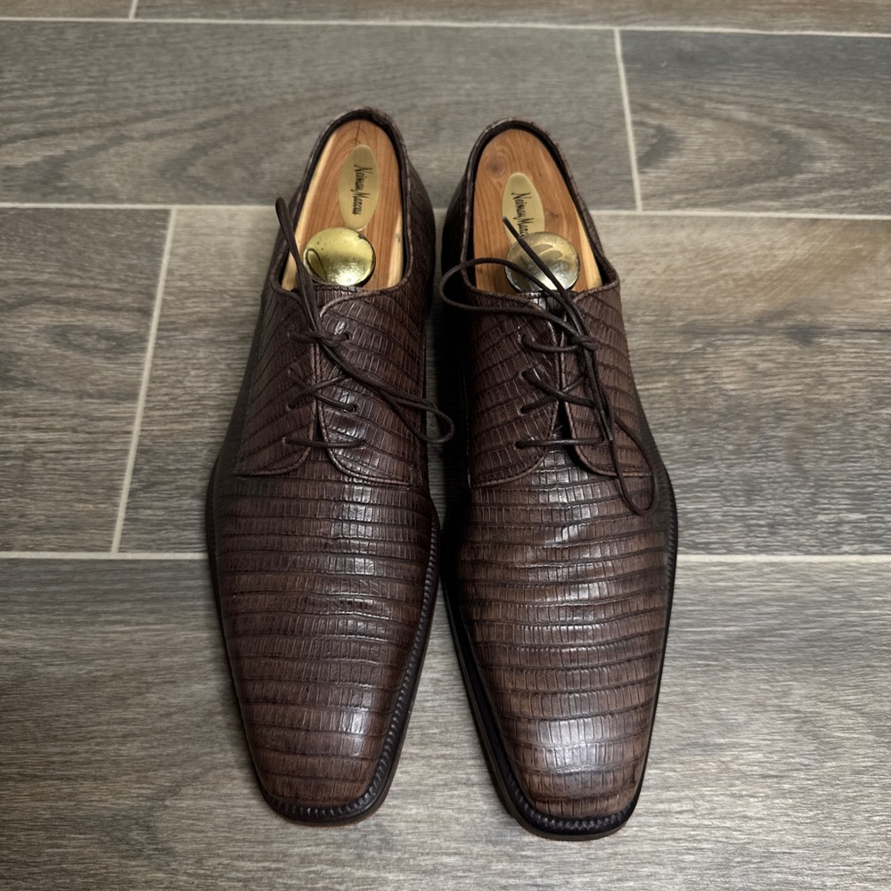 Hugo Boss Brown Leather Oxfords Timeless Elegance